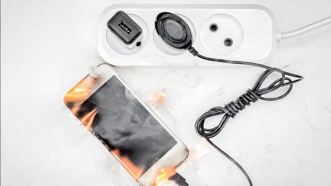 Mobile phone on fire while charging from power board