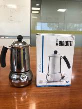 Bialetti Class induction 4 cup coffee maker and packaging